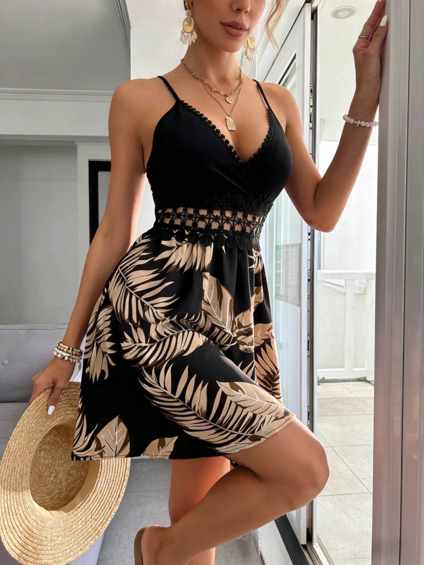 Vestido mini camisero con estampado de palmeras tropicales