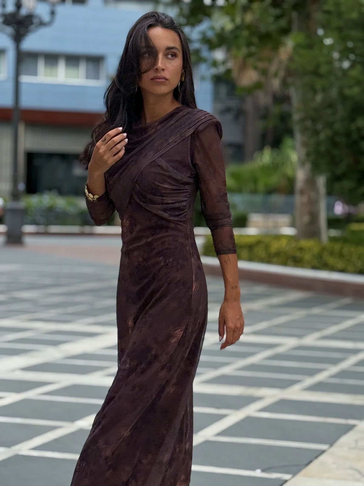 Vestido Margot | Midi Drapé en Malla Chocolate